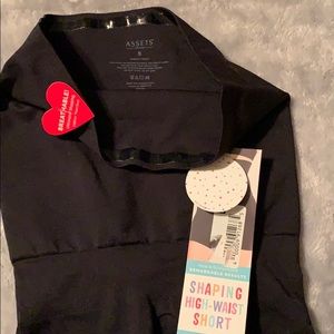 Assets By Spanx Intimates & Sleepwear - Shaping high waist short Assets By Spanx Intimates & Sleepwear - Shaping high waist short